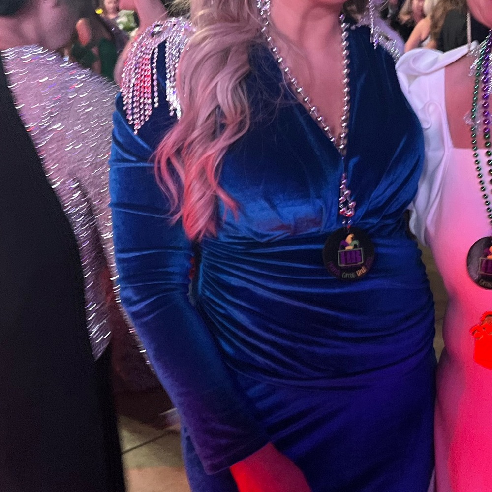 Royal Blue Velvet Long Sleeve Formal Dress